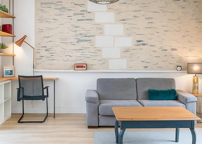 Апартаменты T2 Premium Avec Terrasse Chez Henri